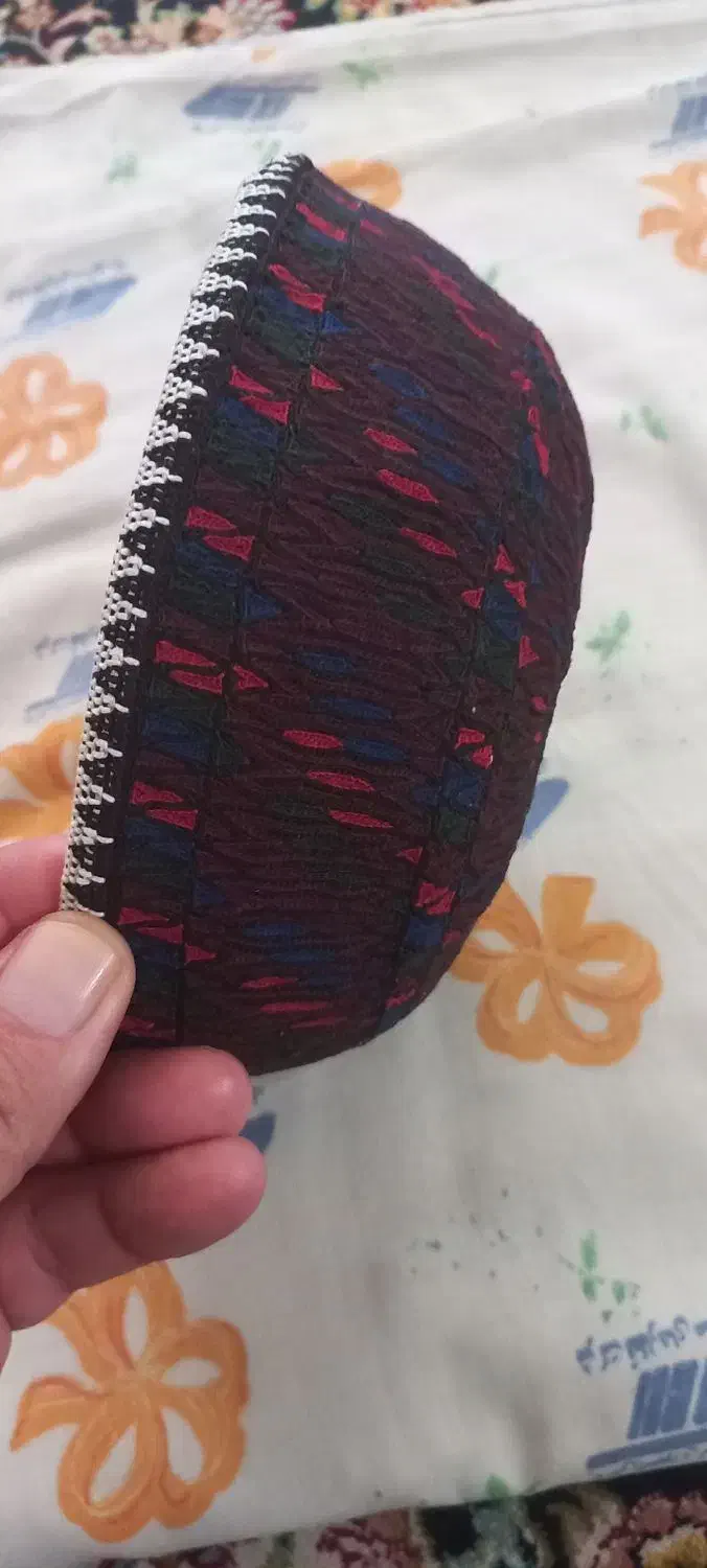 کلاه دست دوزی شده بابهترین نخ|لباس|آق قلا, |دیوار