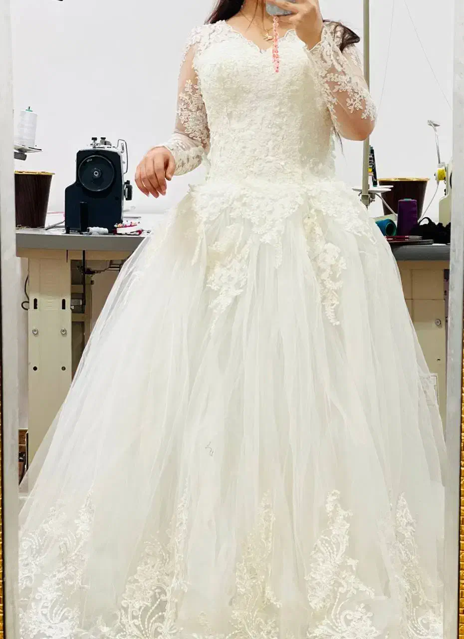 لباس عروس|لباس|بانه, |دیوار