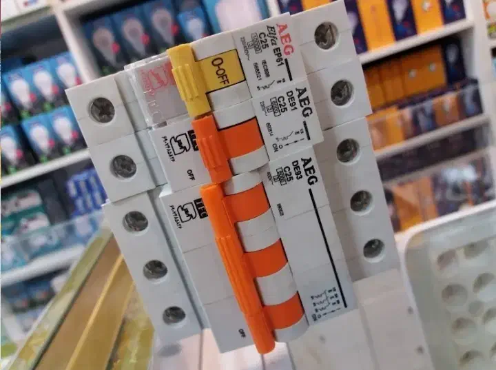 خدمات جوشکاری . برق .تاسیسات|خدمات پیشه و مهارت|اراک, |دیوار