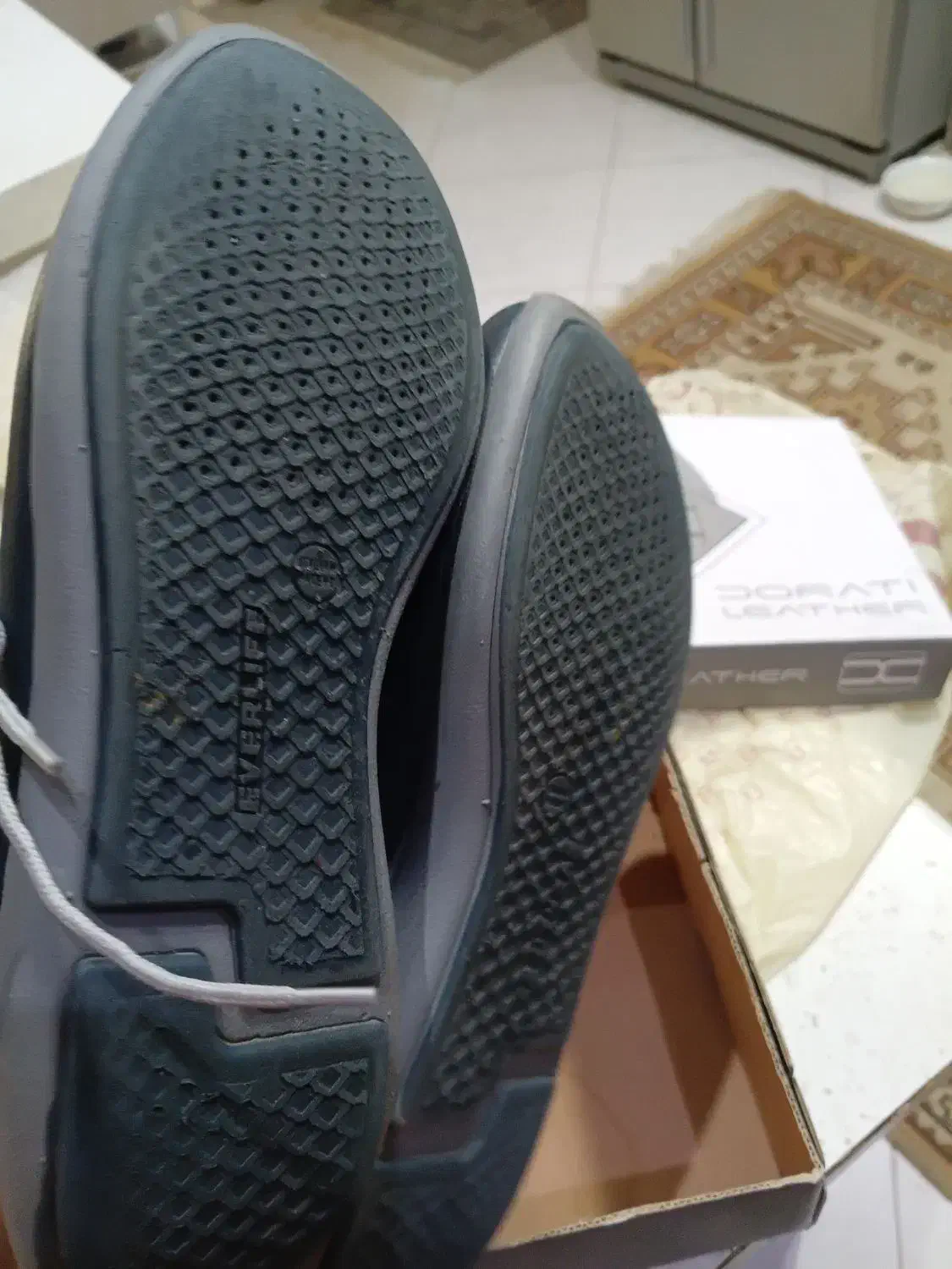 کفش|کیف، کفش، کمربند|کرج, باغستان|دیوار