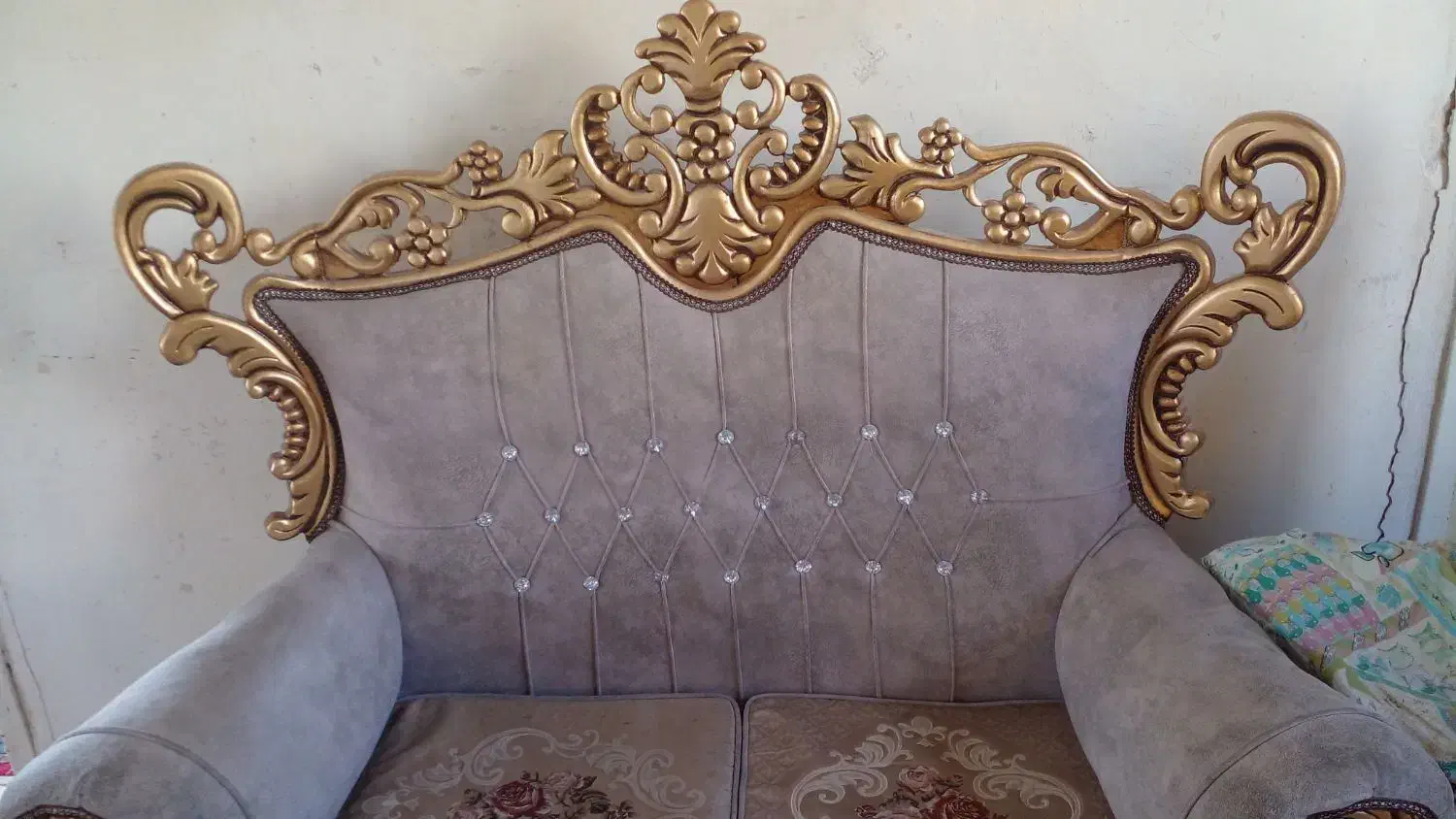 فروش مبل نیمه سلطنتی در حد نو|مبلمان خانگی و میز عسلی|کلات (خراسان), |دیوار