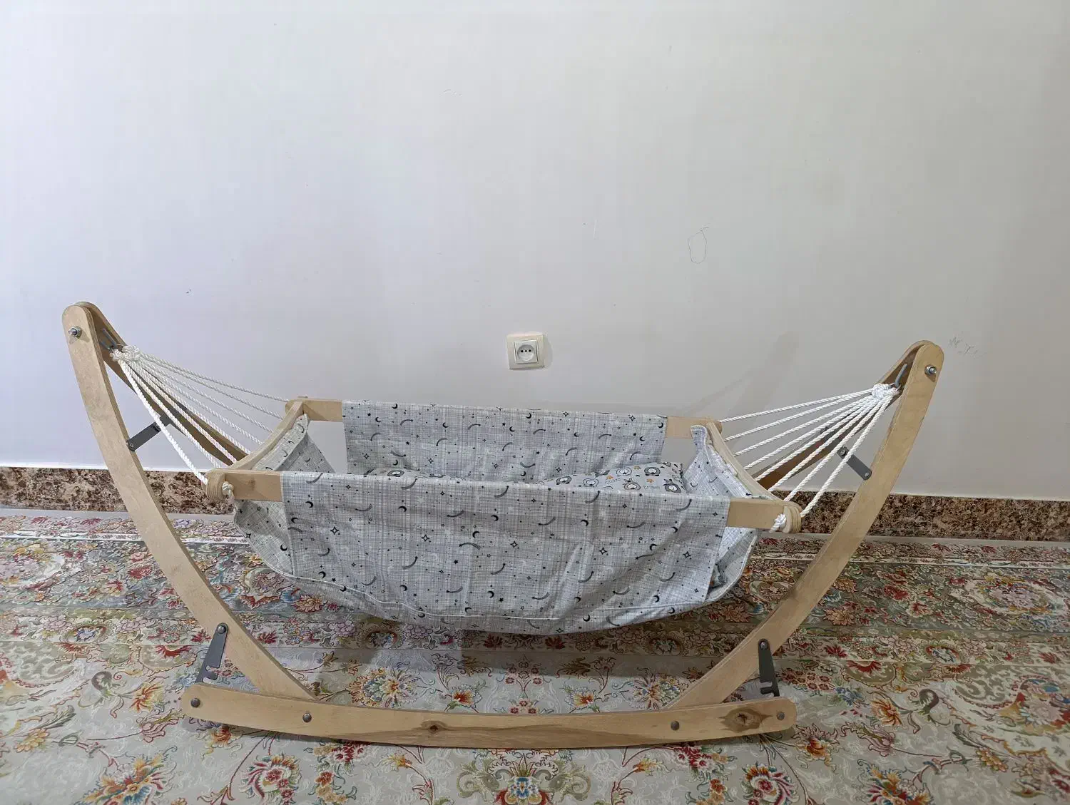 نی نی خواب|تخت و سرویس خواب|قروه, |دیوار