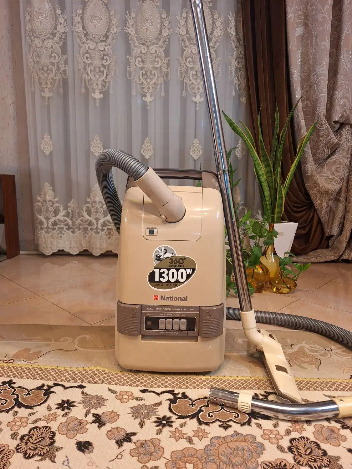 جاروبرقی قدیمی ناسیونال اصل ژاپن درحد نو|کلکسیون اشیاء عتیقه|ورامین, ورامین|دیوار