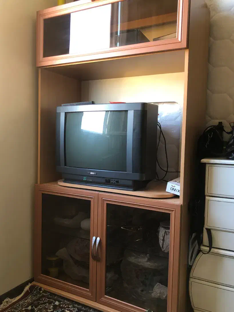 تلویزیون و میز تلویزیون|تلویزیون و پروژکتور|تهران, آبشار تهران (دریاچه)|دیوار