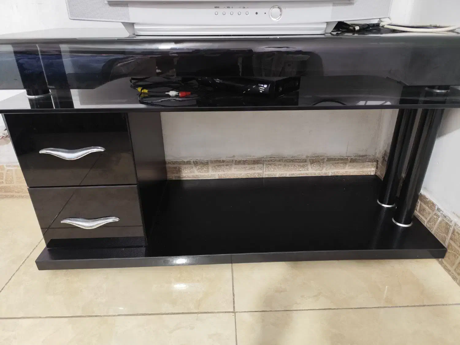 میز تلویزیون|میز تلویزیون|سنگر, |دیوار