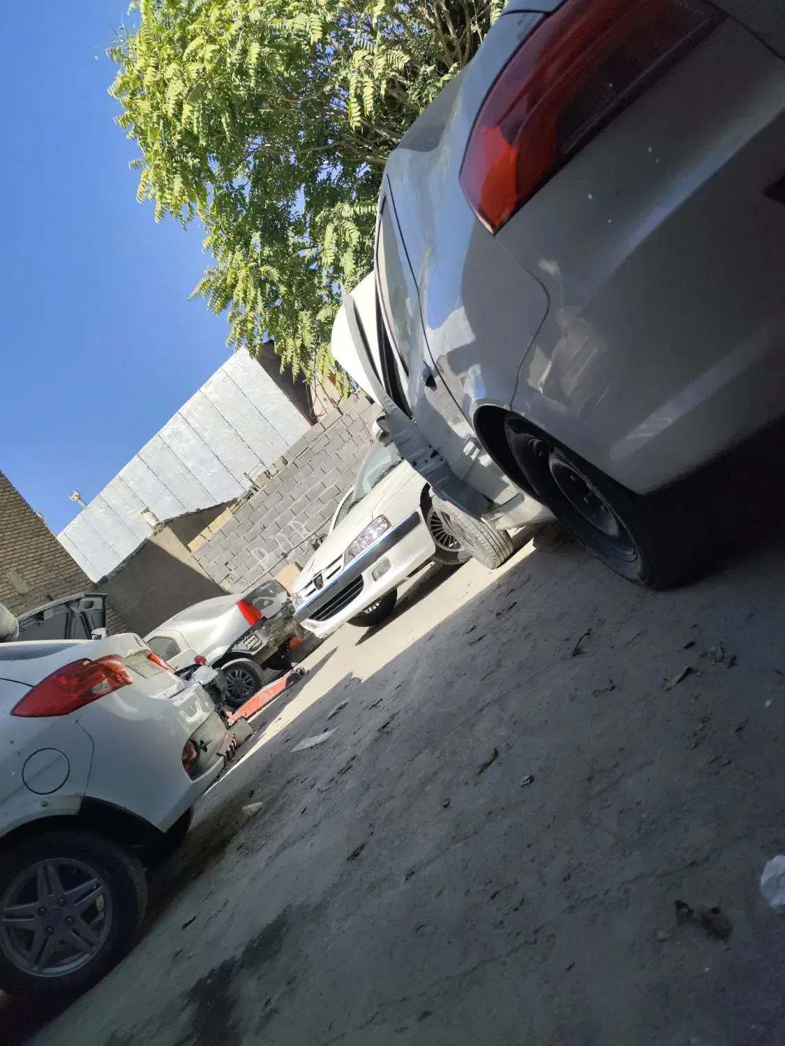 نیازمند صافکار خودرو|استخدام صنعتی، فنی، مهندسی|کرمانشاه, |دیوار