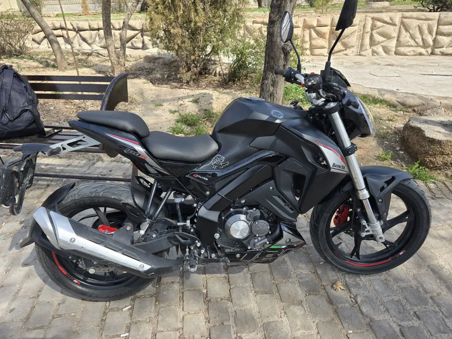 بنلی 180|موتورسیکلت|شیراز, گل سرخ|دیوار