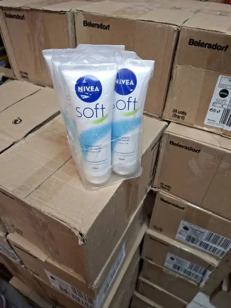 به یک فروشنده نیازمندیم|استخدام خدمات فروشگاه و رستوران|دورود, |دیوار