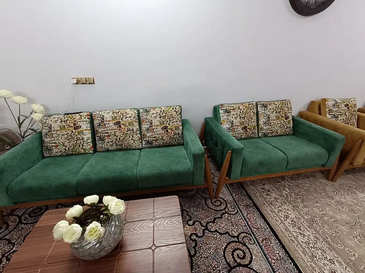 مبلمان هفت نفره  راحتی|مبلمان خانگی و میز عسلی|قنوات, |دیوار