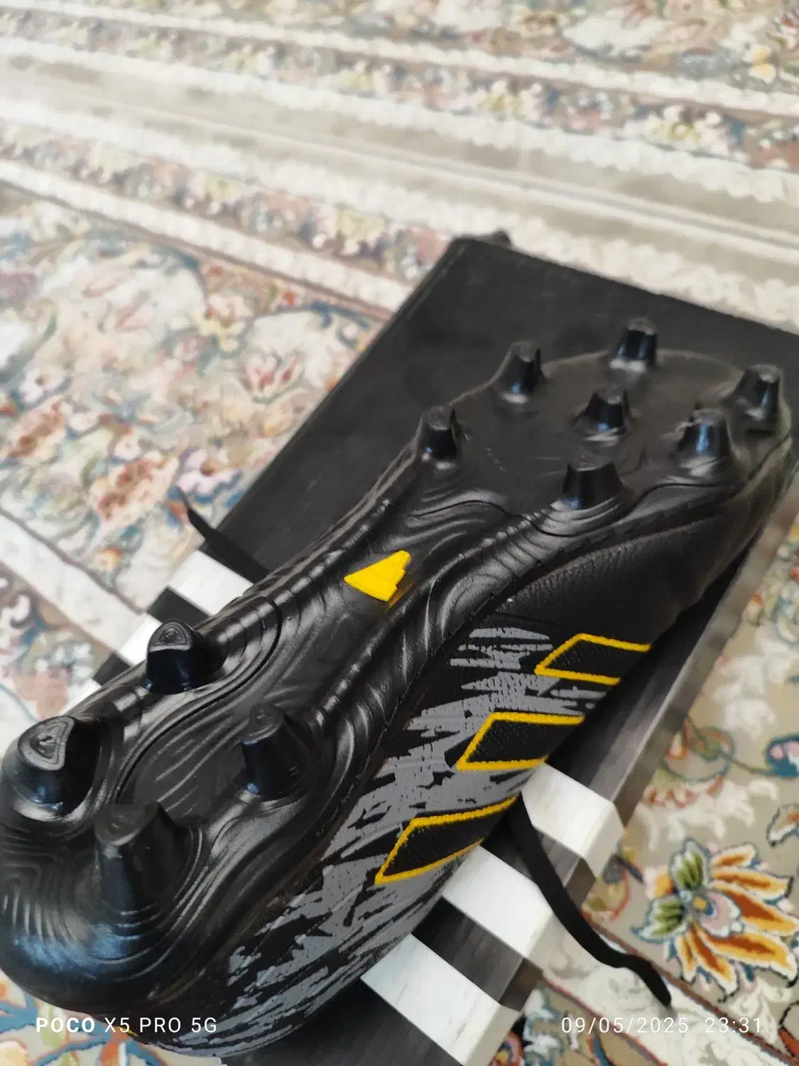 کفش فوتبال|کیف، کفش، کمربند|کهریزک, |دیوار