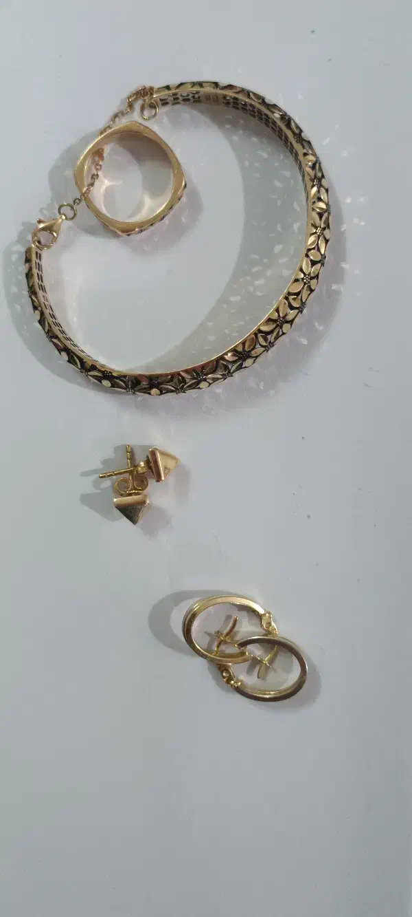 مقداری طلا در حد نو|جواهرات|زنجان, |دیوار