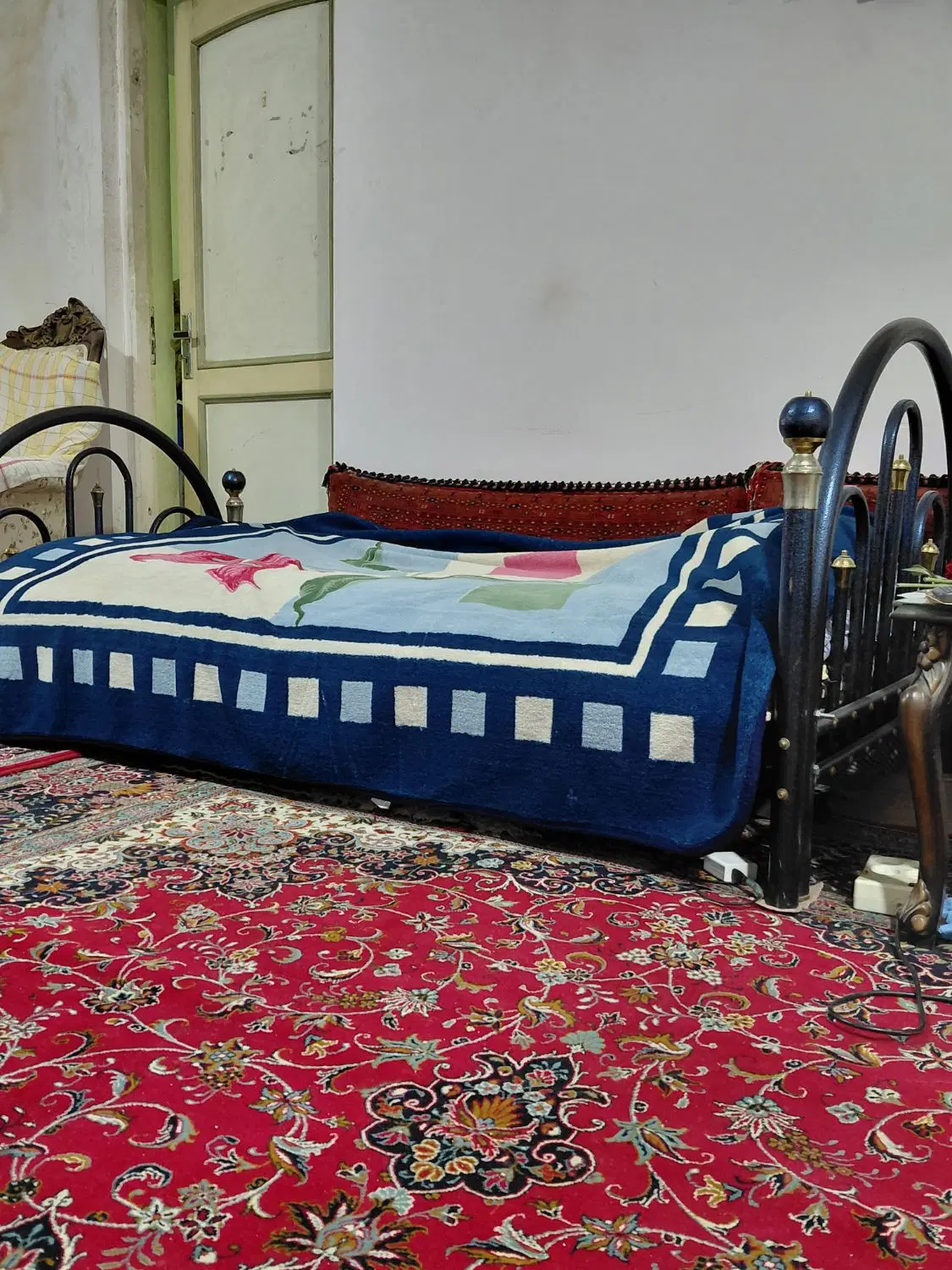تخت|تخت و سرویس خواب|مشهد, چهاربرج|دیوار