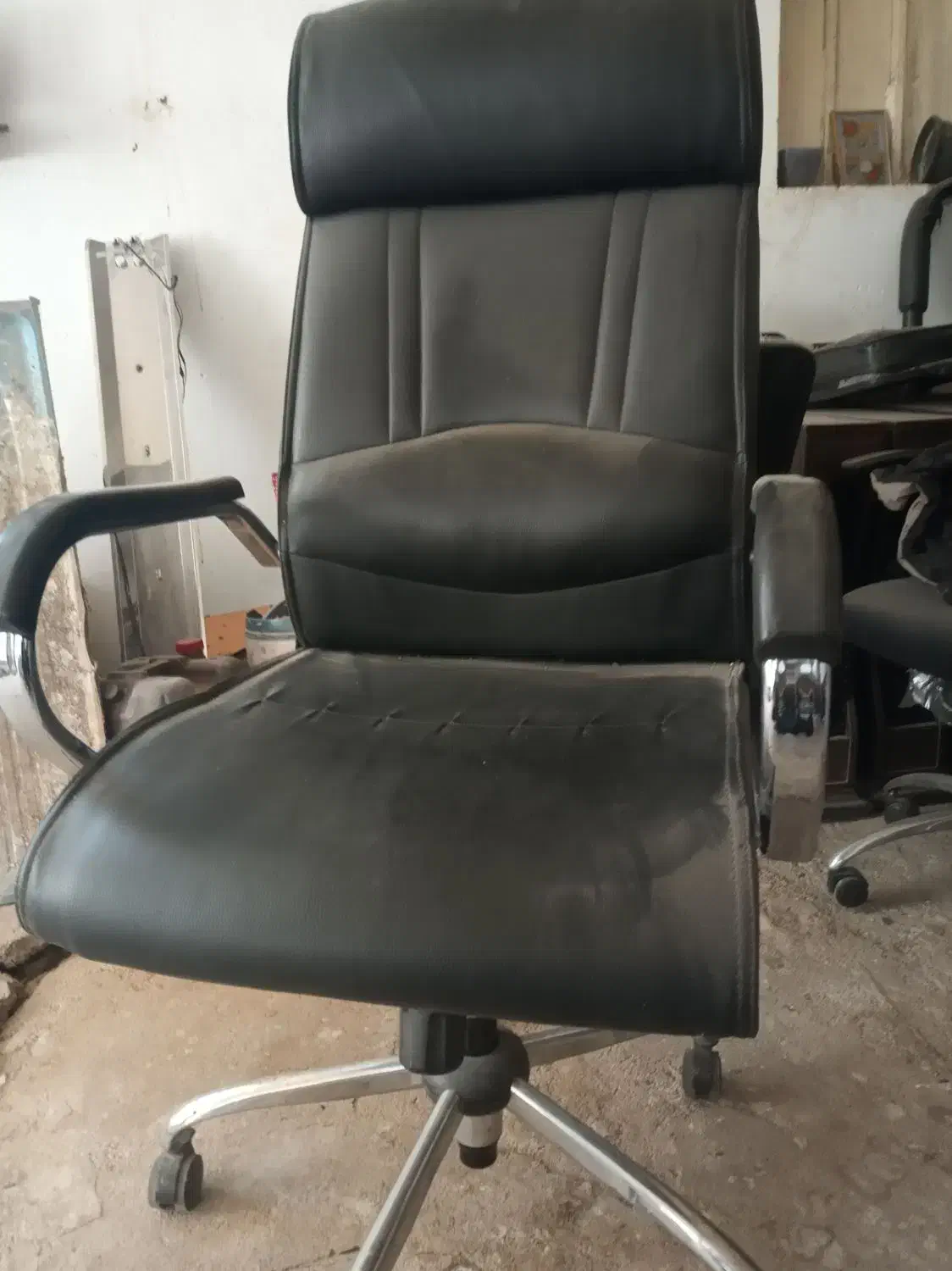 صندلی اداری|صندلی و نیمکت|صدرا-فارس, فاز ۱|دیوار