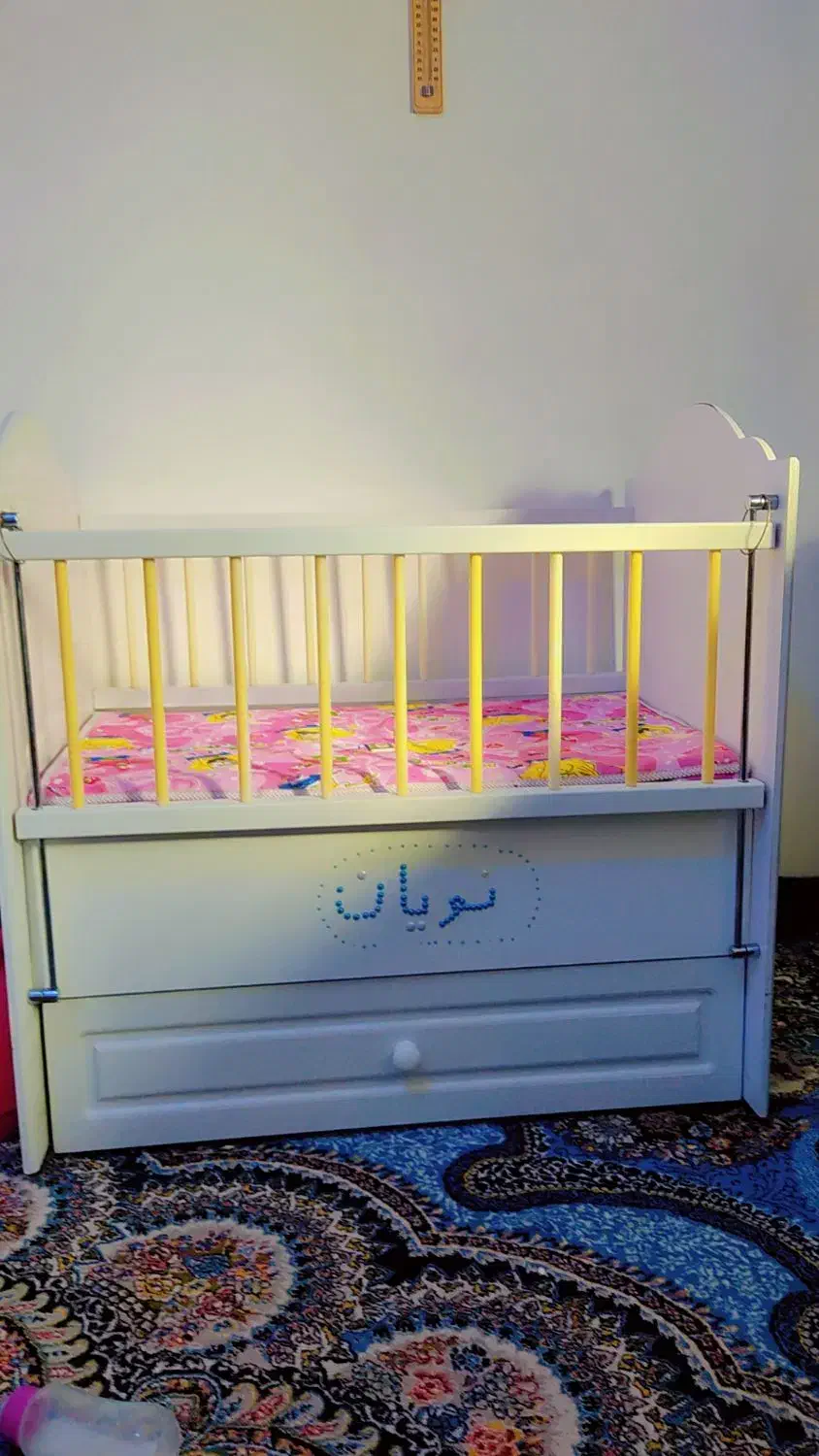 تخت و گهواره کودک|اسباب و اثاث بچه|سقز, |دیوار