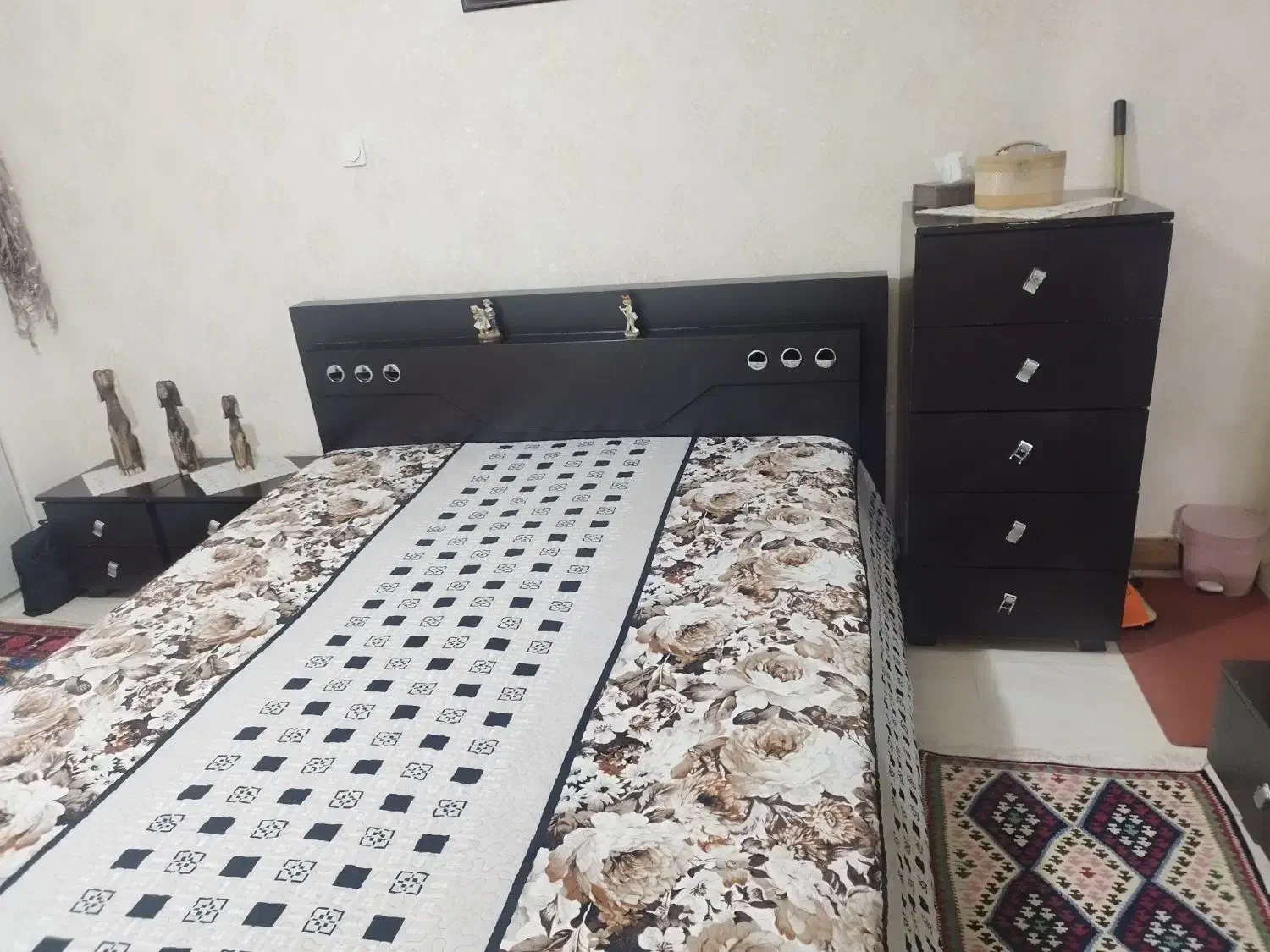 سرویس خواب دو نفره با دو پاتختی و دراور 5 کشو|تخت و سرویس خواب|ملارد, |دیوار