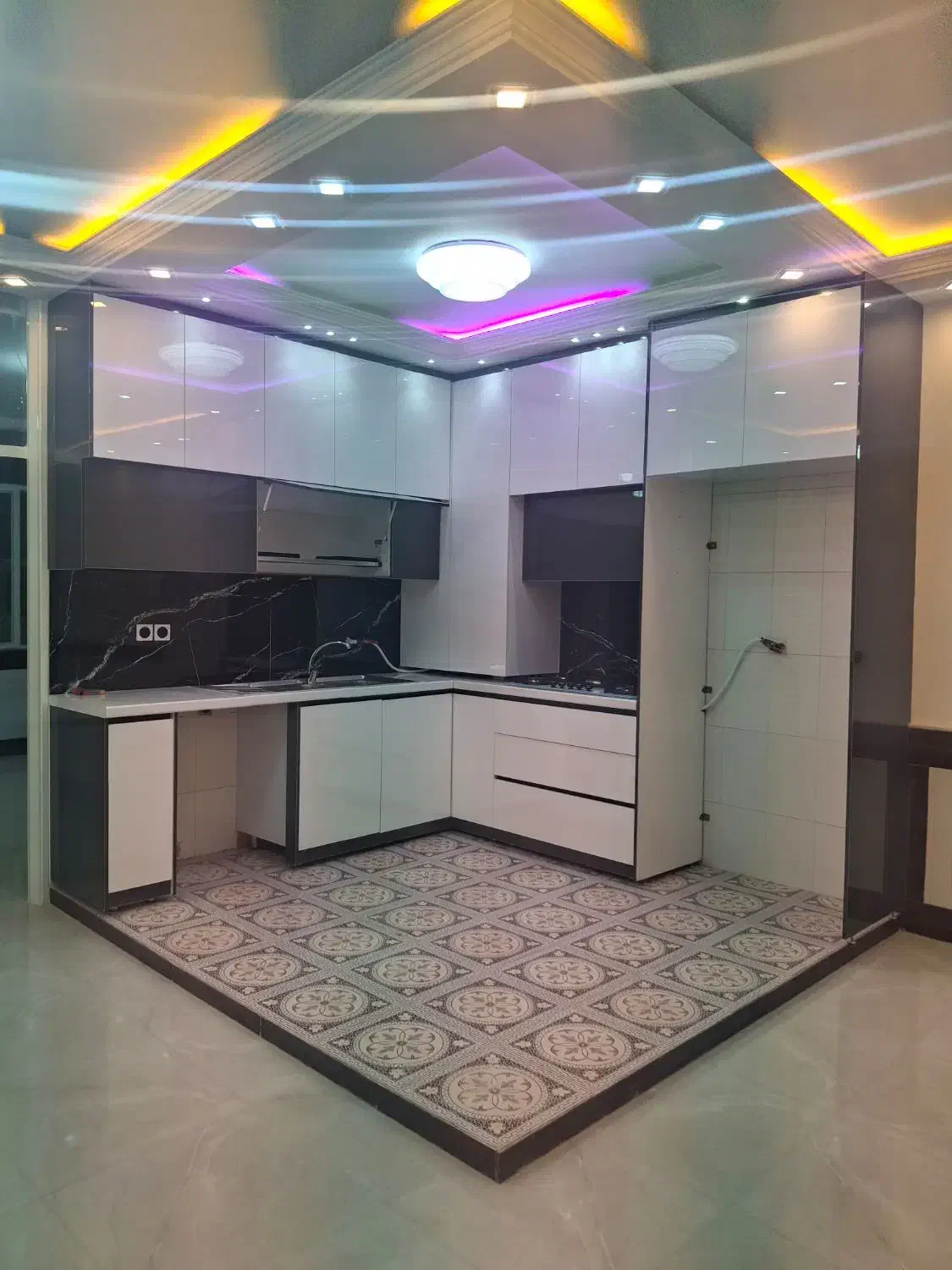 رهن و اجاره یک واحد آپارتمان طبقه اول،جنت آباد|اجارهٔ آپارتمان|آباده, |دیوار