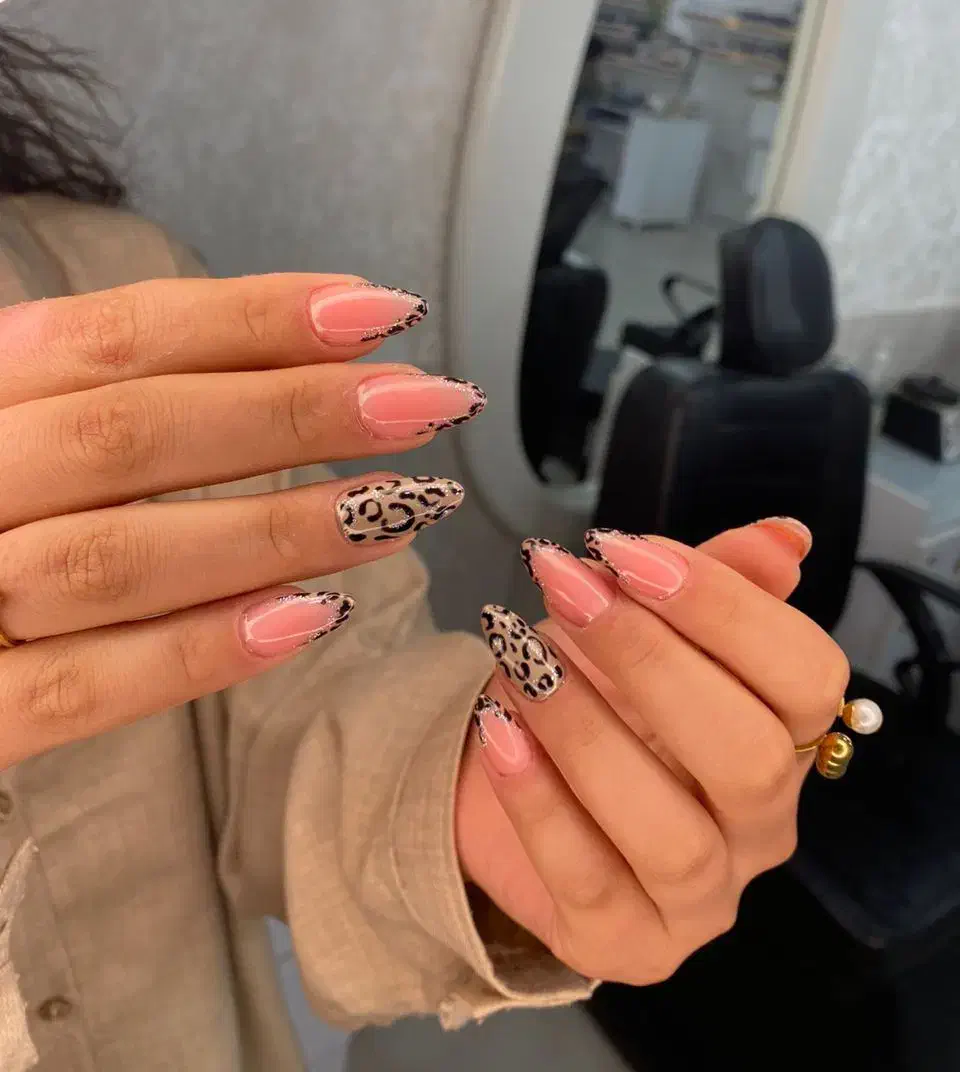 کاشت ناخن|خدمات آرایشگری و زیبایی|نورآباد ممسنی, |دیوار