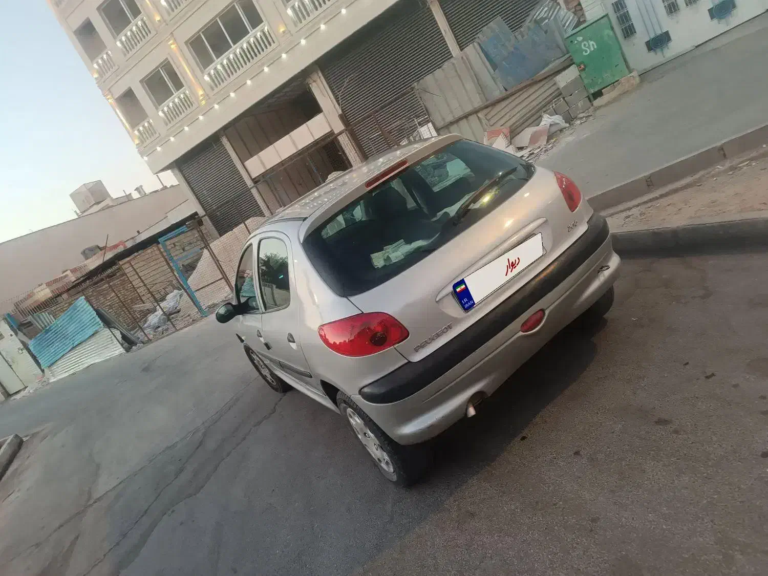 206مدل 82|خودرو سواری و وانت|شیراز, باهنر|دیوار