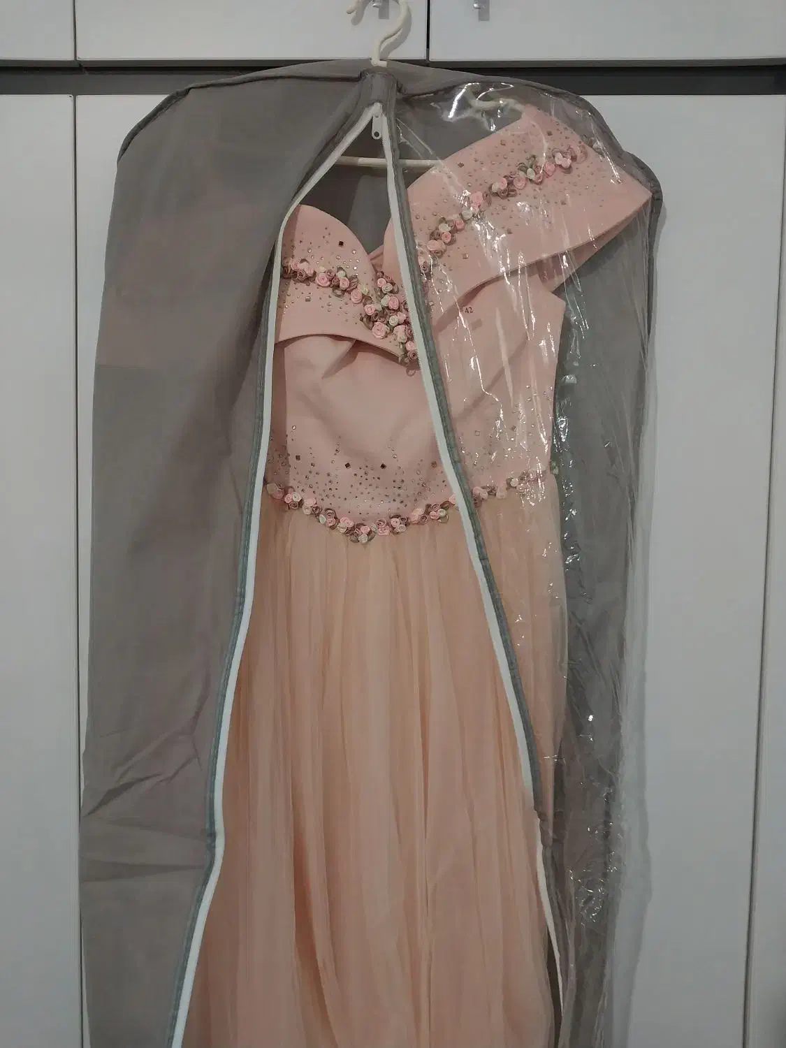 پیراهن نونو|لباس|کبودرآهنگ, |دیوار