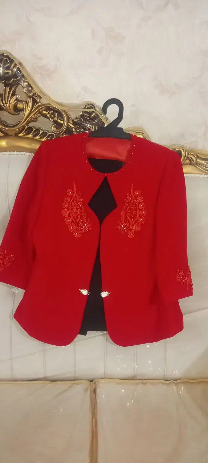 کت وسارافون|لباس|اراک, |دیوار