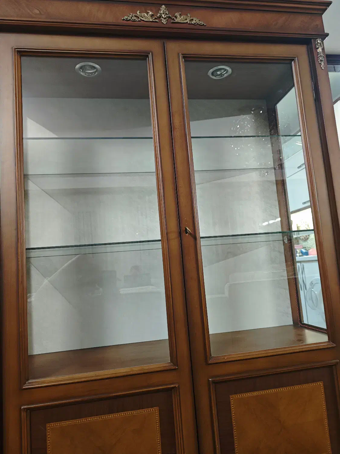 بوفه چوبی چوب راش بسیار با کیفیت و خاص|بوفه، ویترین، کنسول|تهران, درکه|دیوار