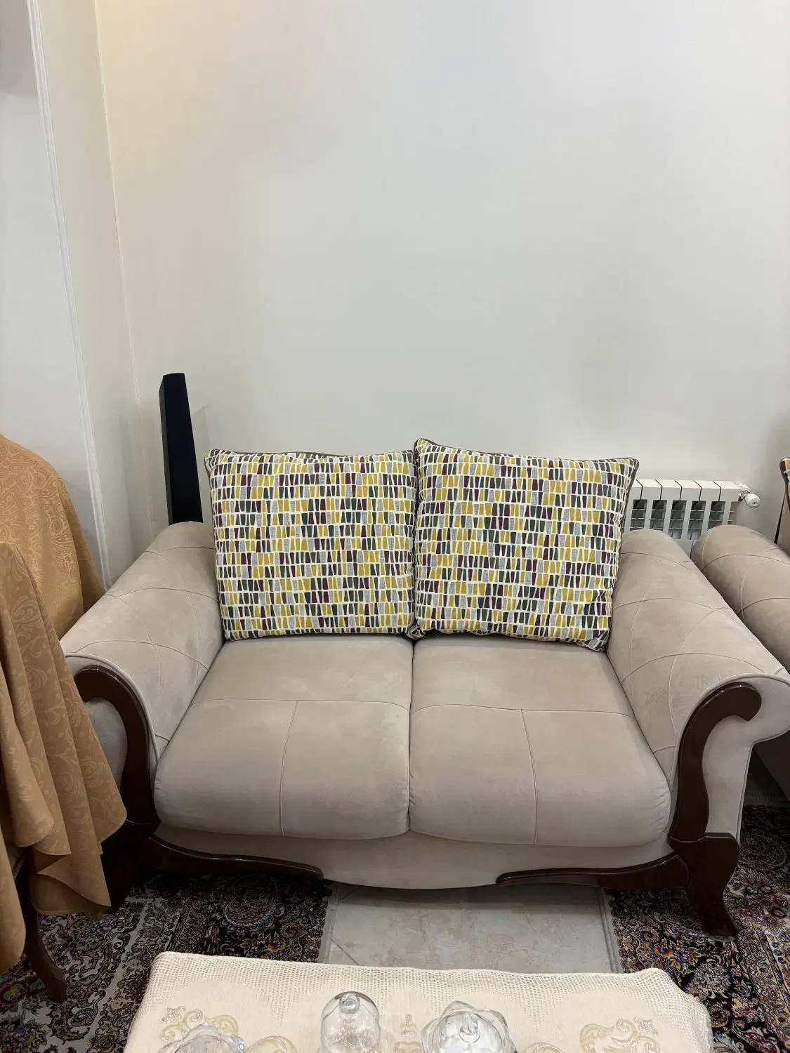 مبل راحتی ۸ نفره تمیز|مبلمان خانگی و میز عسلی|کرج, شهرک فهمیده|دیوار