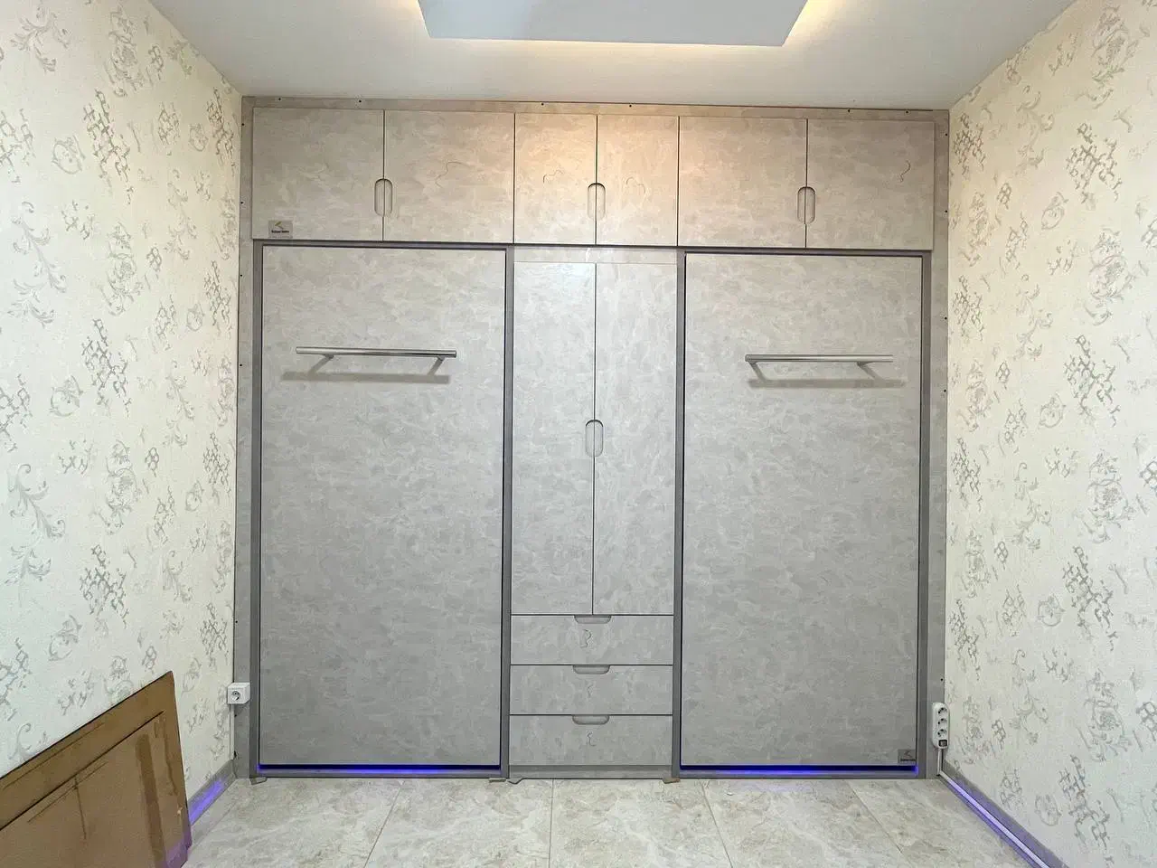 کمد دیواری قیمت اقتصادی ضمانت نامه کیفیت و مصالح|جاکفشی، کمد، دراور|نجف‌آباد, فیروزآباد|دیوار