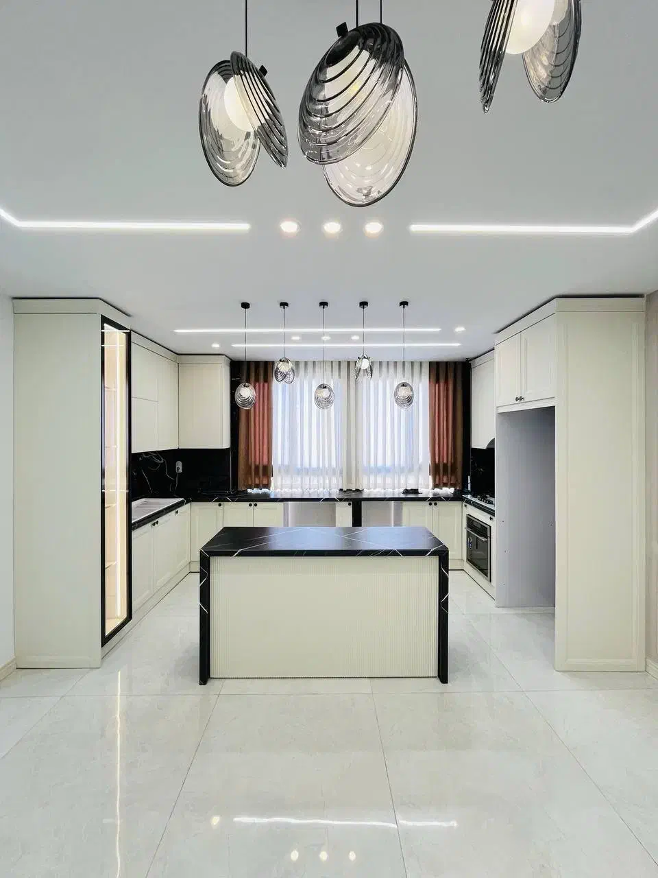 یک واحد خاص عروس پسند/ فول امکانات/ سند تکبرگ