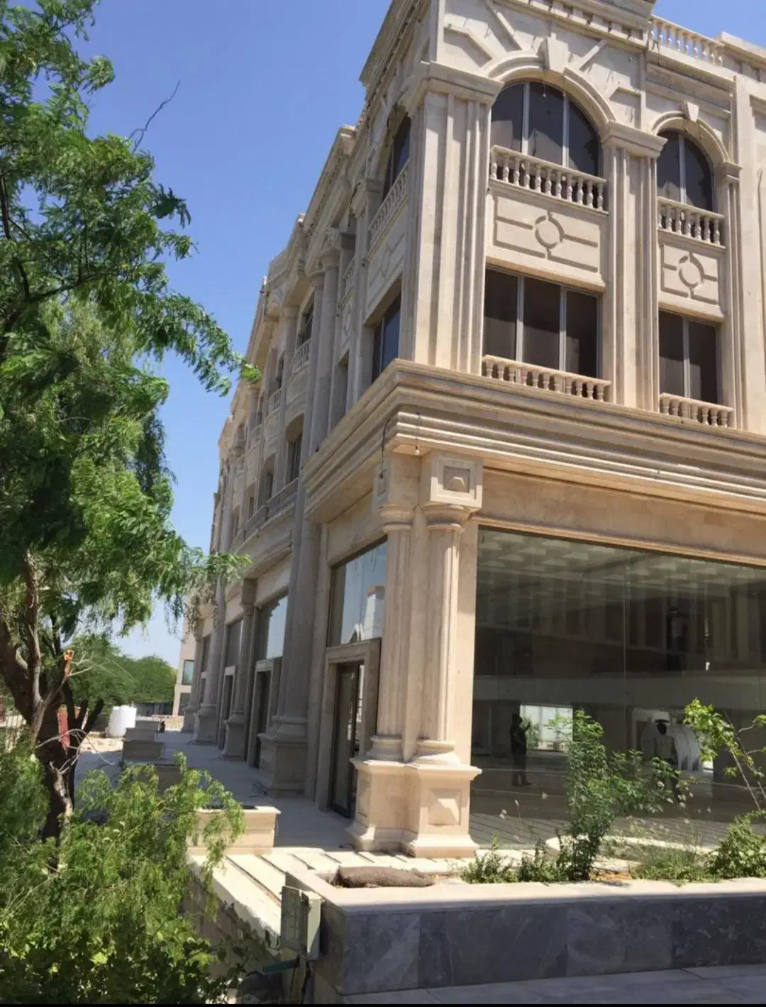 اجاره واحد نمایشگاهی لوکس و مدرن بر بلوار ایران|اجارهٔ دفتر کار، اتاق اداری، مطب|کیش, |دیوار