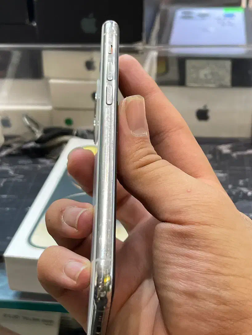 یاقوت سفید آیفون ۱۱پرو انگار همین الان انباکس کردی|موبایل|تهران, نیاوران|دیوار