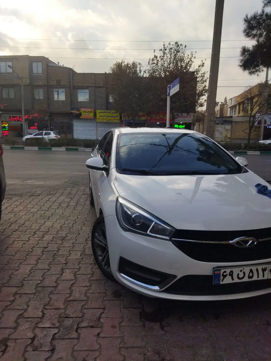 واکس پولیش سرامیک خودرو با درخشش تضمینی|خدمات موتور و ماشین|گلبهار, شهر جدید گلبهار|دیوار