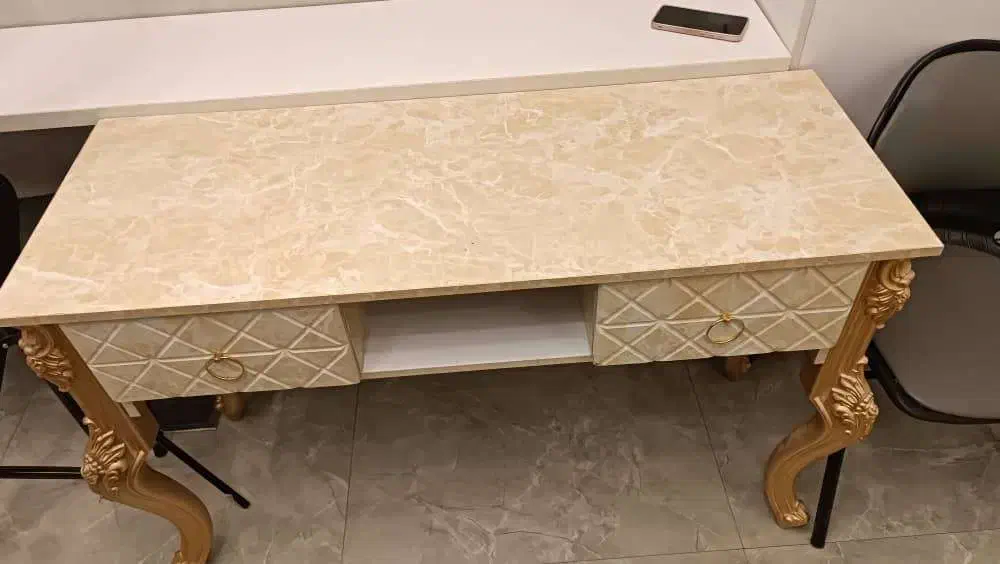 فروش یک عدد میز ناخن|آرایشگاه و سالنهای زیبایی|زنجان, |دیوار