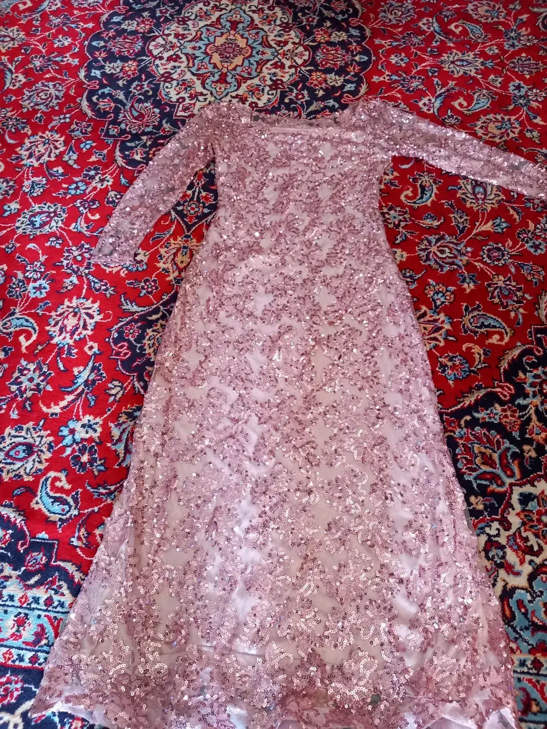 لباس مجلسی|لباس|کارون, |دیوار