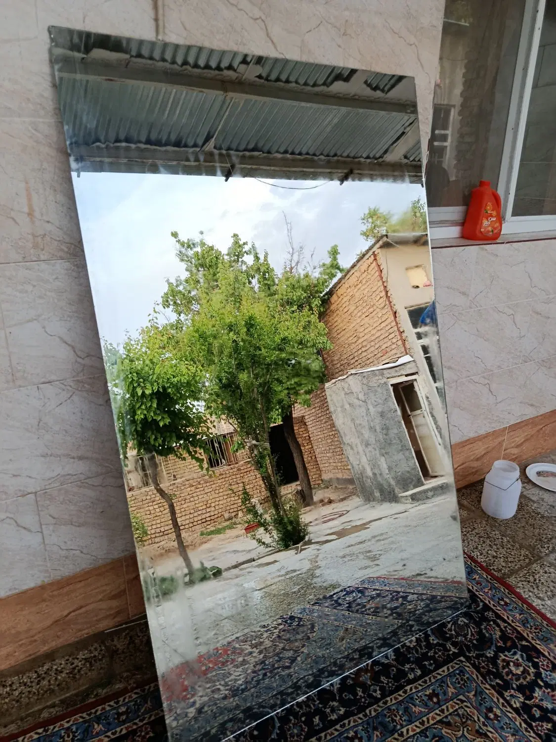 آینه|آینه|معصومیه, |دیوار