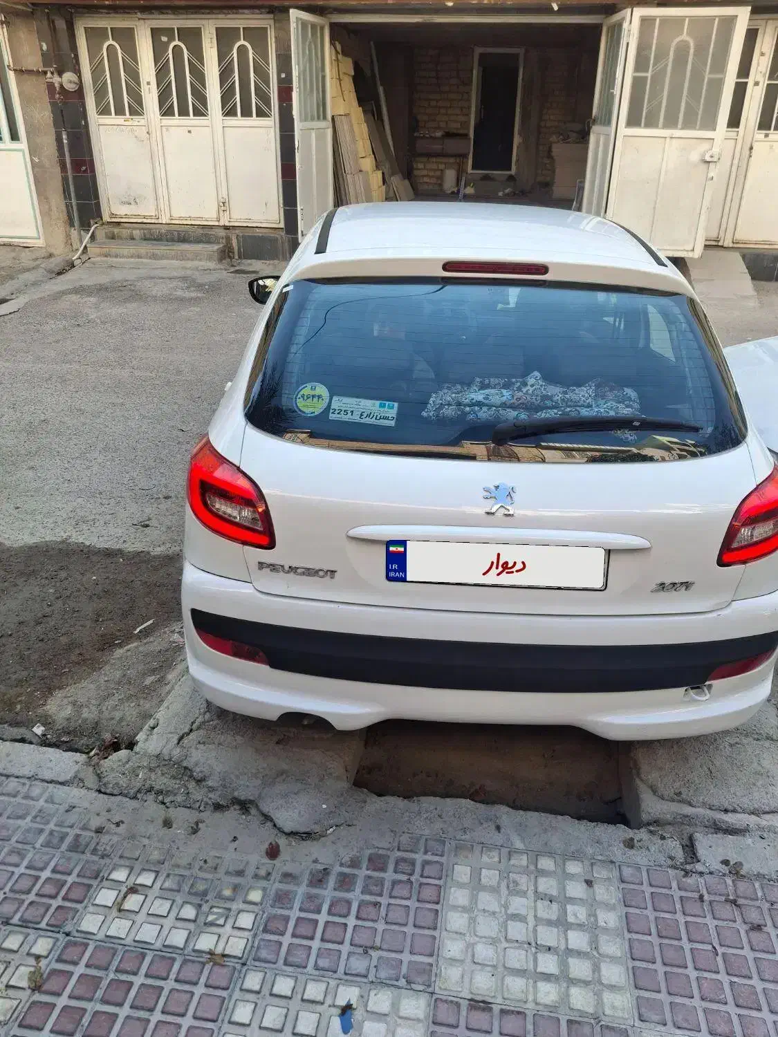 ۲۰۷ تیپ ۵ رنگ سفید بیمه ۱۰ ماه کارکرد ۳۵۰۰۰|خودرو سواری و وانت|مرودشت, فاز اول شهرک فرهنگیان|دیوار