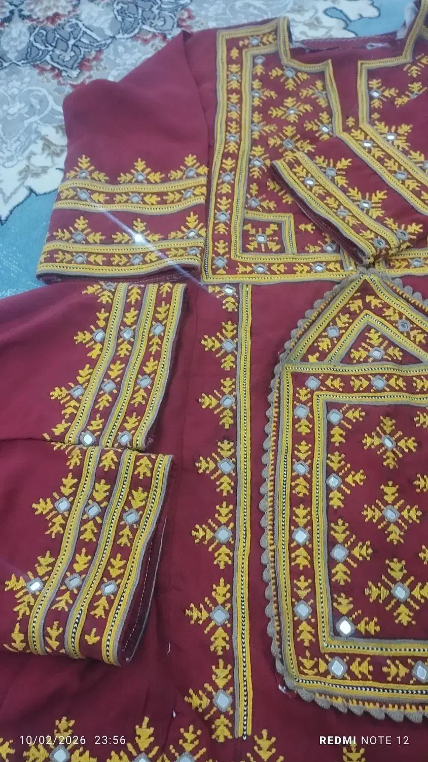 آیینه ایی|آینه|ایرانشهر, |دیوار