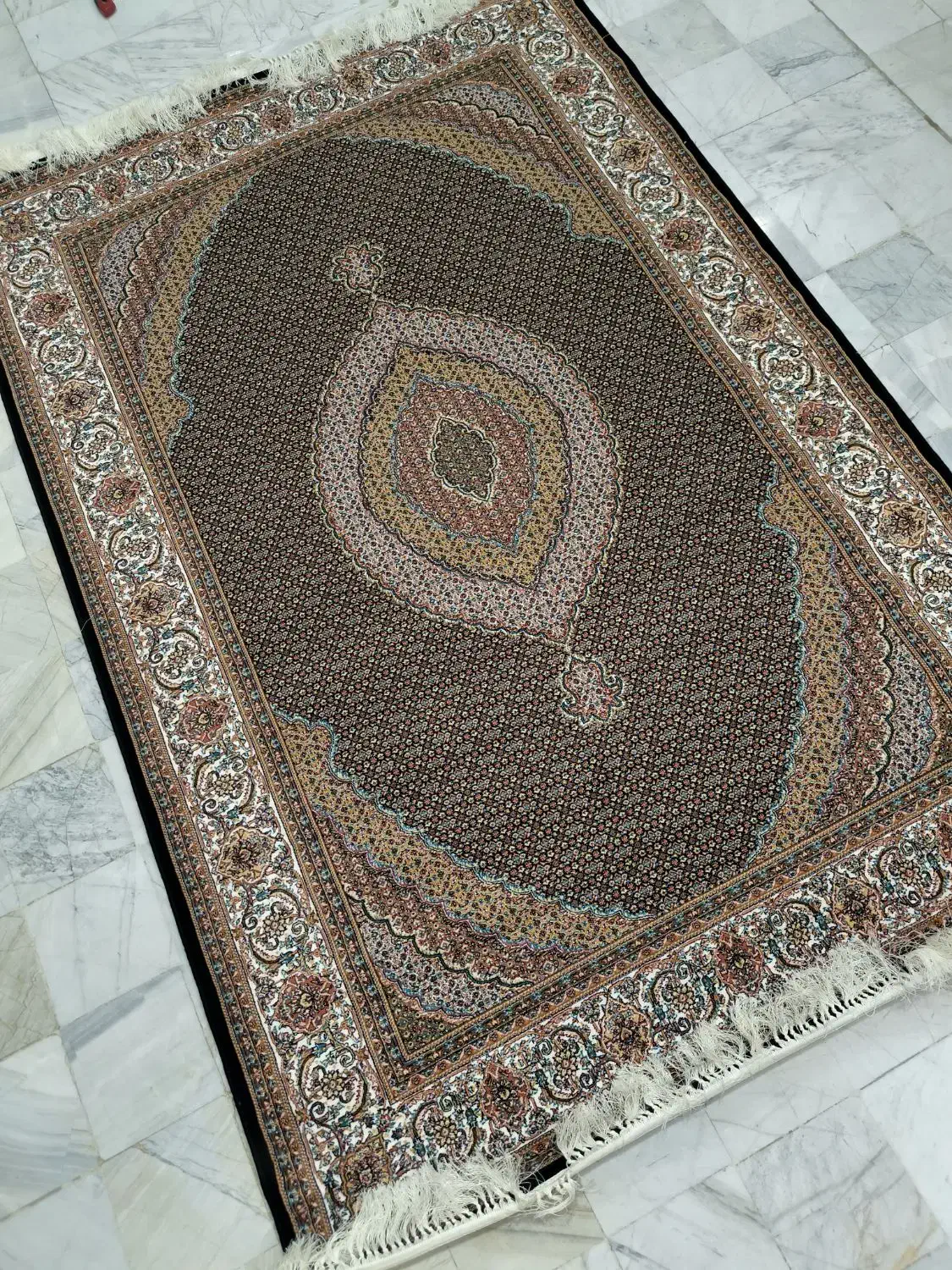 قالیچه ۴ متری ۷۰۰ شانه اصلی|فرش|قم, نیروگاه|دیوار