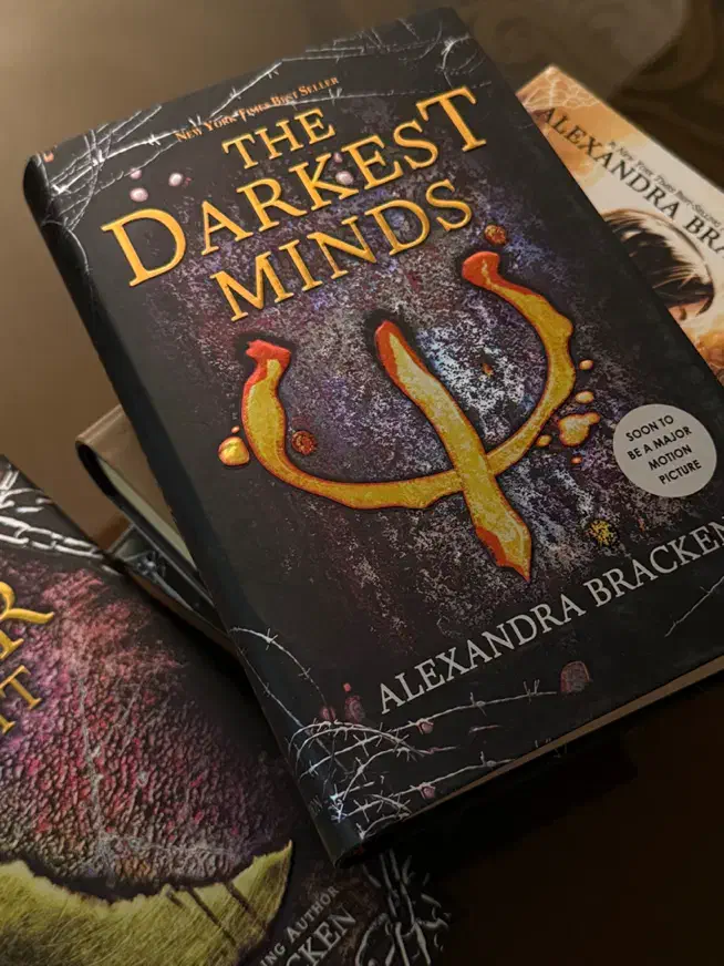 مجموعه ی ۴ جلدی کتاب The darkest minds زبان اصلی|کتاب و مجله آموزشی|تهران, تجریش|دیوار