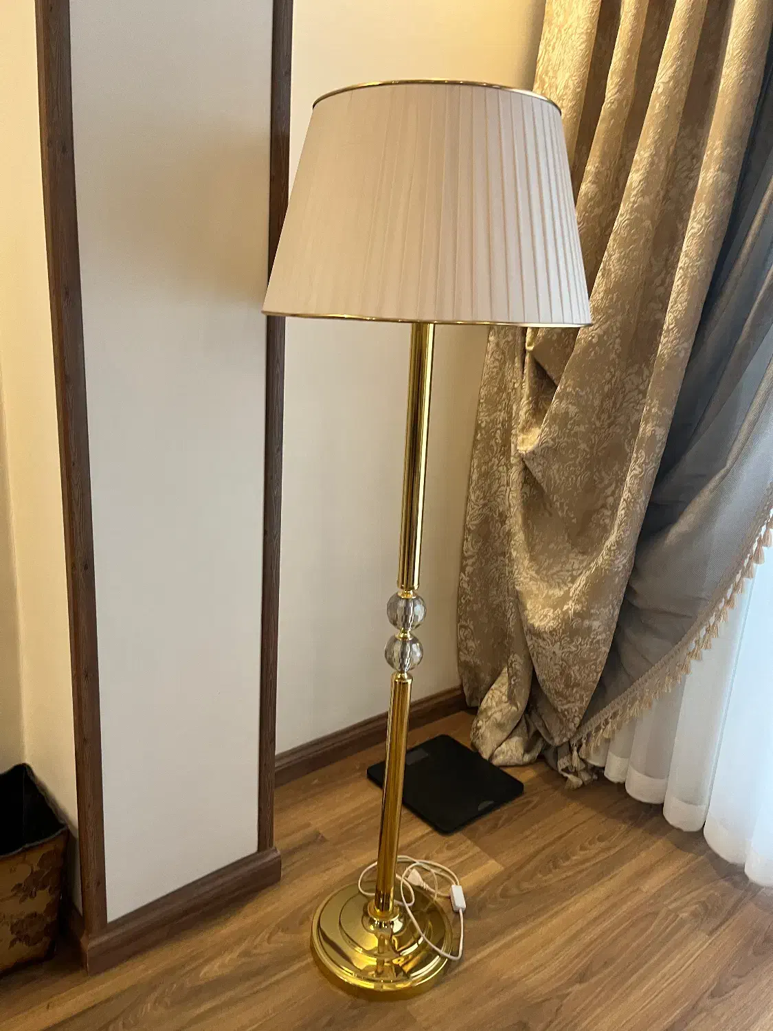 دوعدد آباژور ایستاده|لوستر و چراغ آویز|تهران, شهرآرا|دیوار