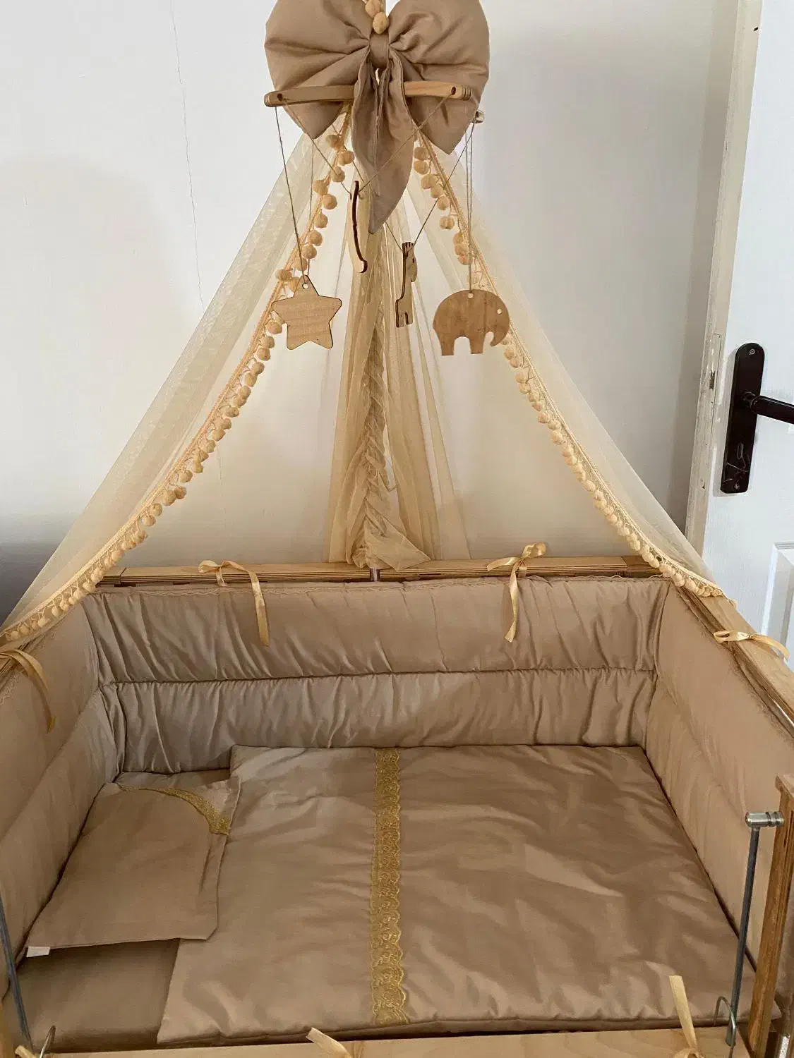 گهواره|تخت و صندلی بچه|تبریز, |دیوار