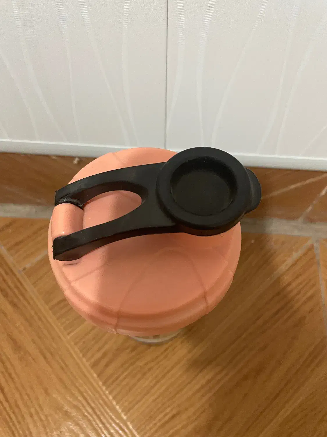 شیکر ورزشی|ظروف نگهدارنده، پلاستیکی، یک‌بارمصرف|اصفهان, نقش جهان|دیوار