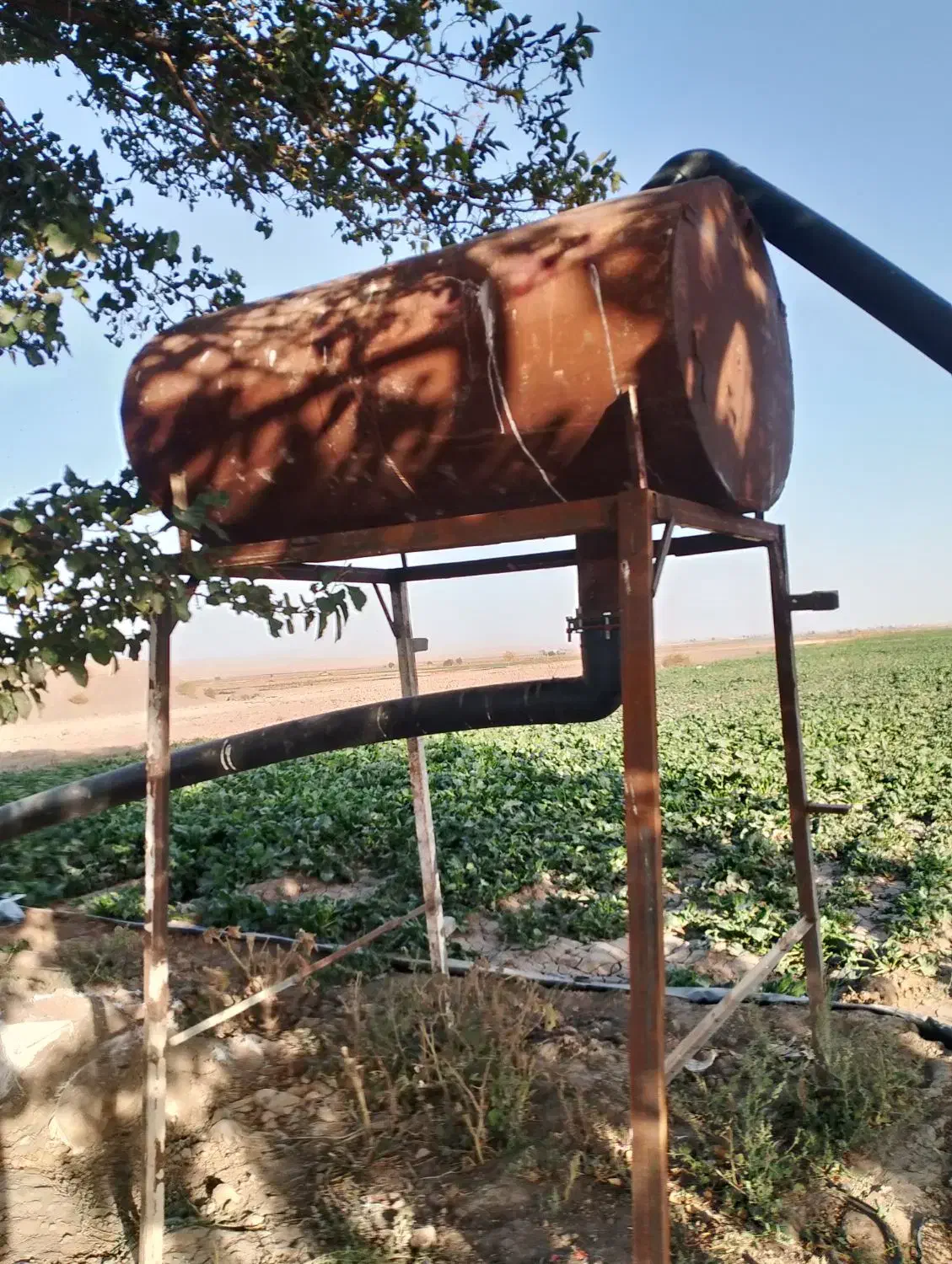 تانکر 2500 با چهارپایه اهنی|ابزارآلات|نصر آباد, |دیوار