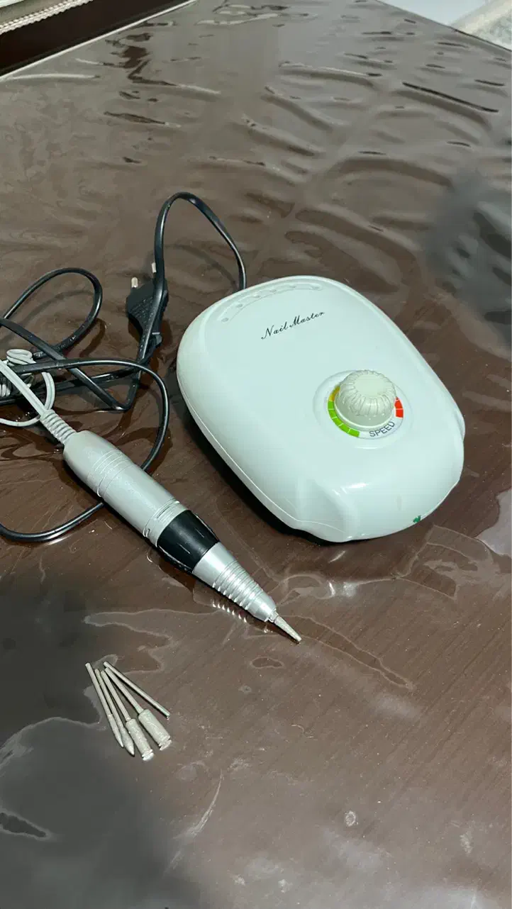 دستگاه uv و سوهان برقی ناخن|آرایشی، بهداشتی، درمانی|مشهد, الهیه|دیوار