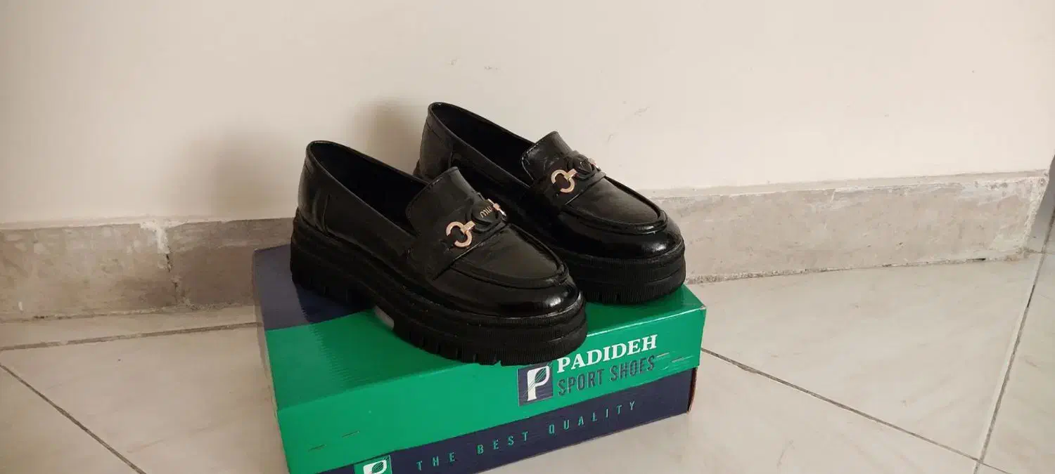 کفش کالج نو|کیف، کفش، کمربند|ساوه, |دیوار