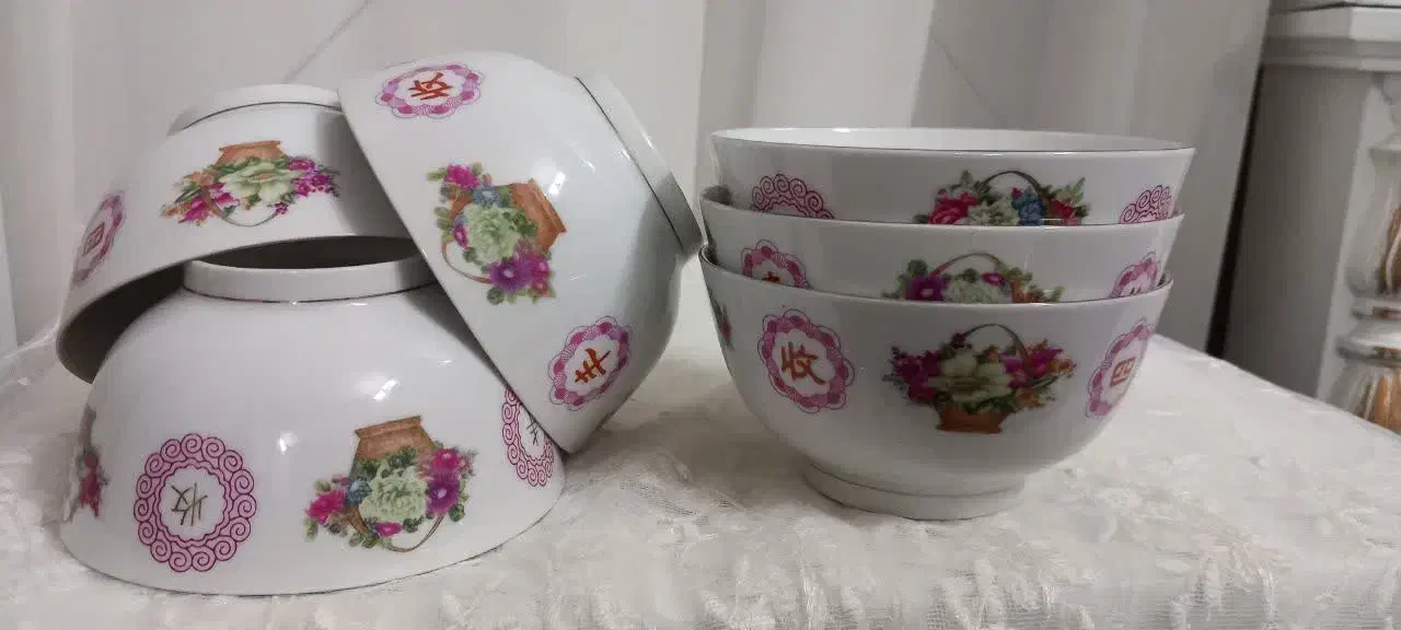 سماور برنجی وتعدادی ظروف دیگر|ظروف سرو و پذیرایی|اصفهان, همدانیان|دیوار