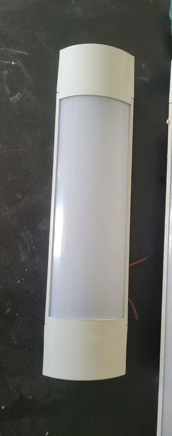 آینه و لامپ دیواری مهتابی|آینه|همدان, |دیوار