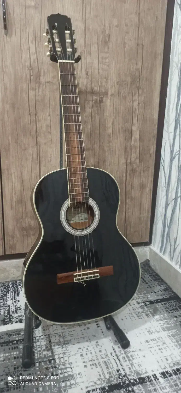 گیتار کلاسیک مشکی|گیتار، بیس، امپلیفایر|آبادان, |دیوار