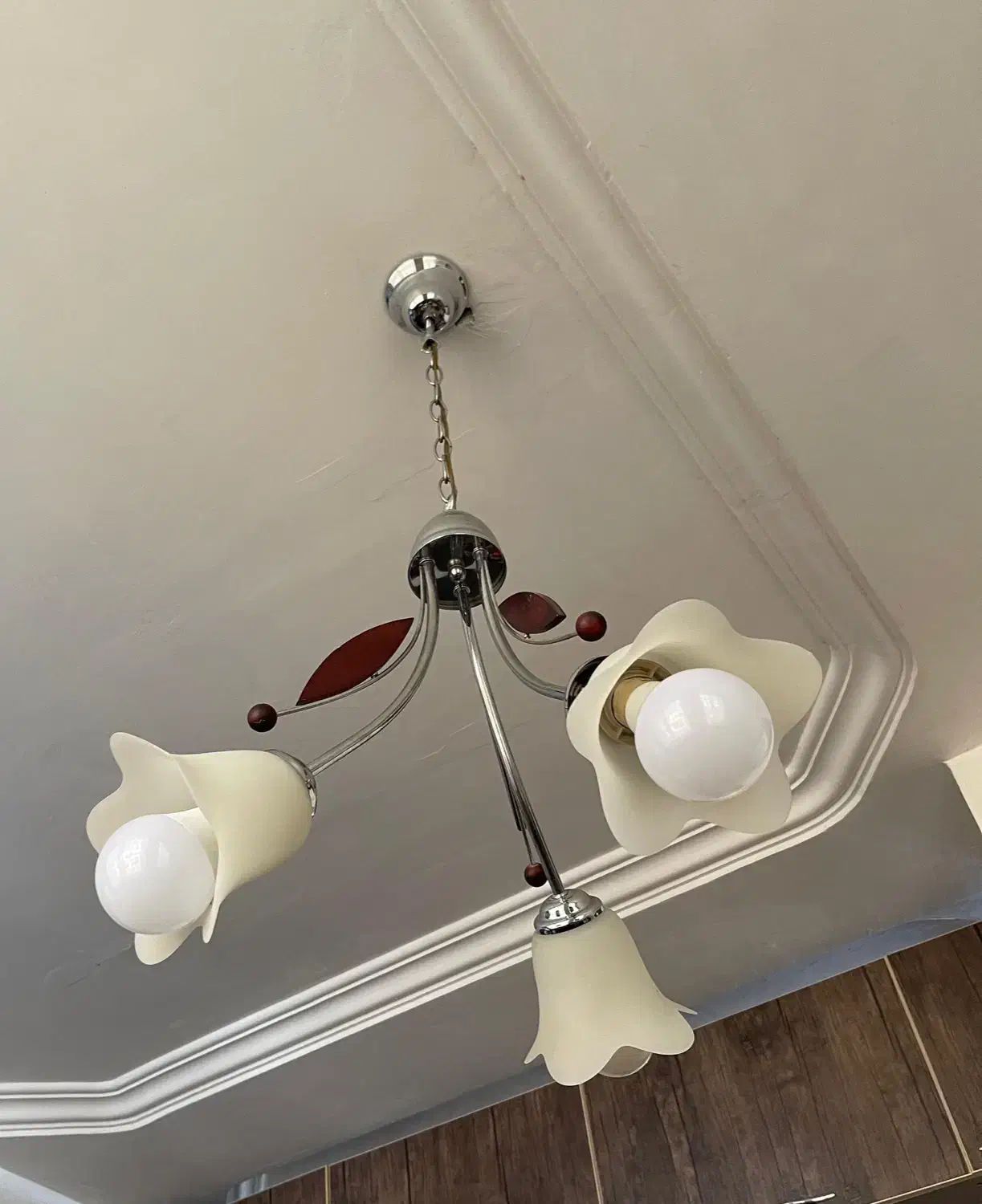 لوستر ۳ شاخه|لوستر و چراغ آویز|آستانه اشرفیه, |دیوار