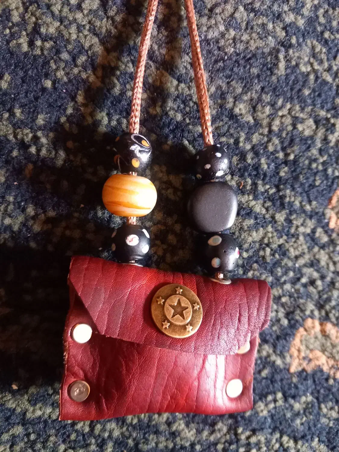 مهره چشم|جواهرات|مسجد سلیمان, |دیوار