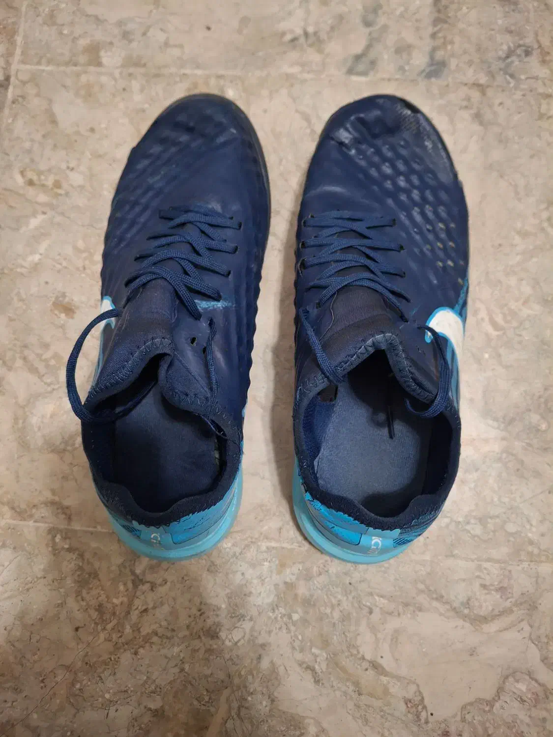 کفش فوتسال مجیستا سایز ۴۲|کیف، کفش، کمربند|نیشابور, دارایی|دیوار